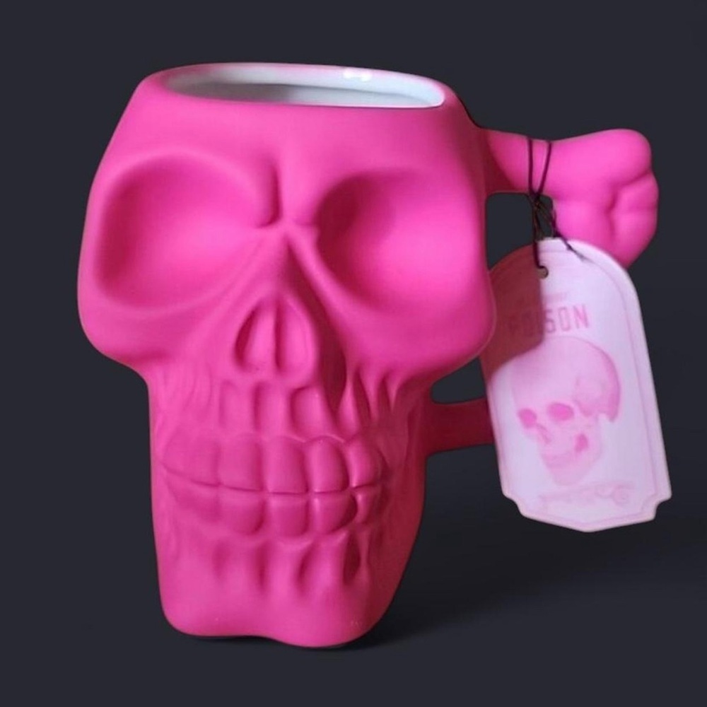 NWT 18oz Matte‎ Pink skull ceramic mug